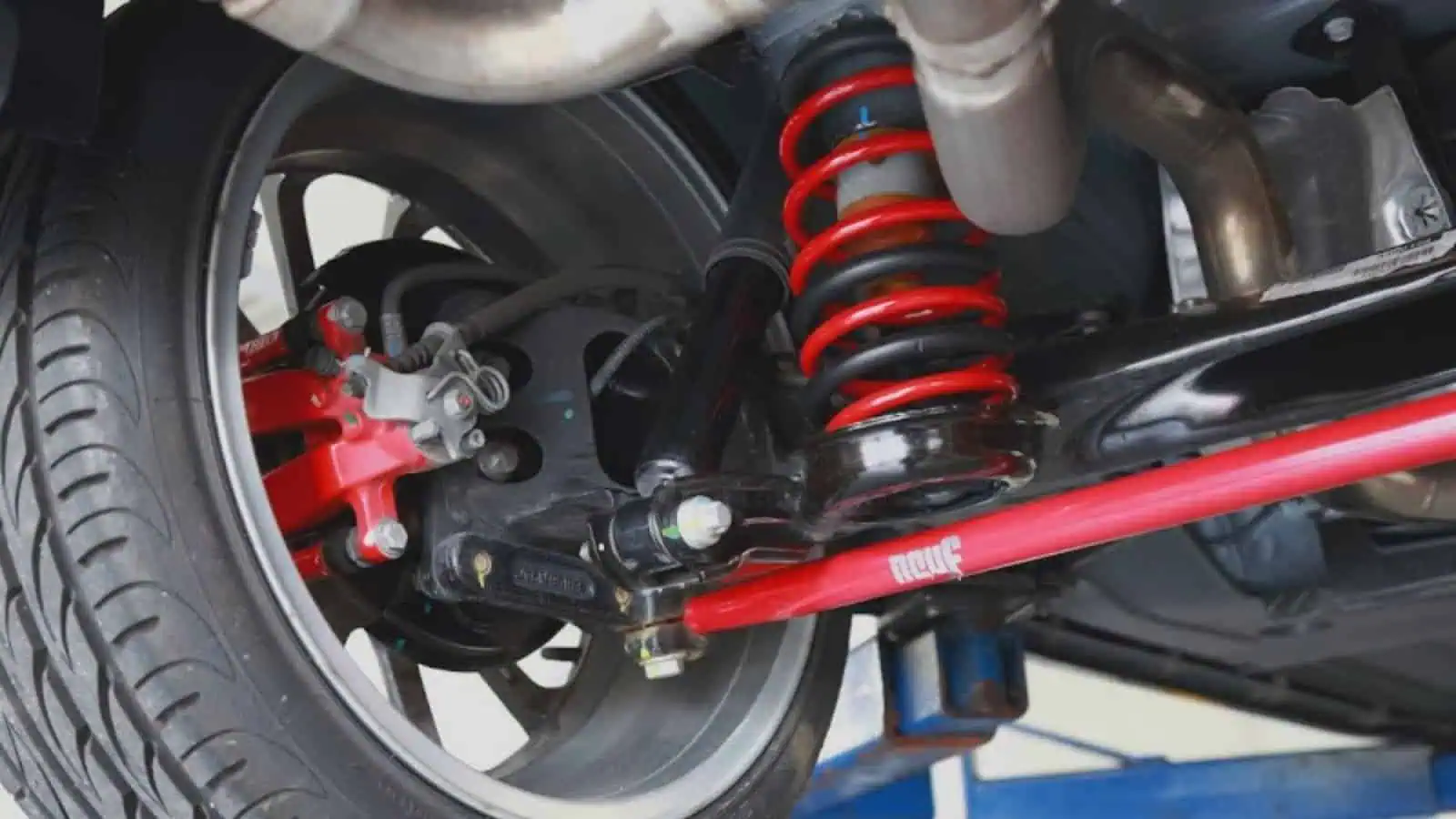 Coil spring suspension